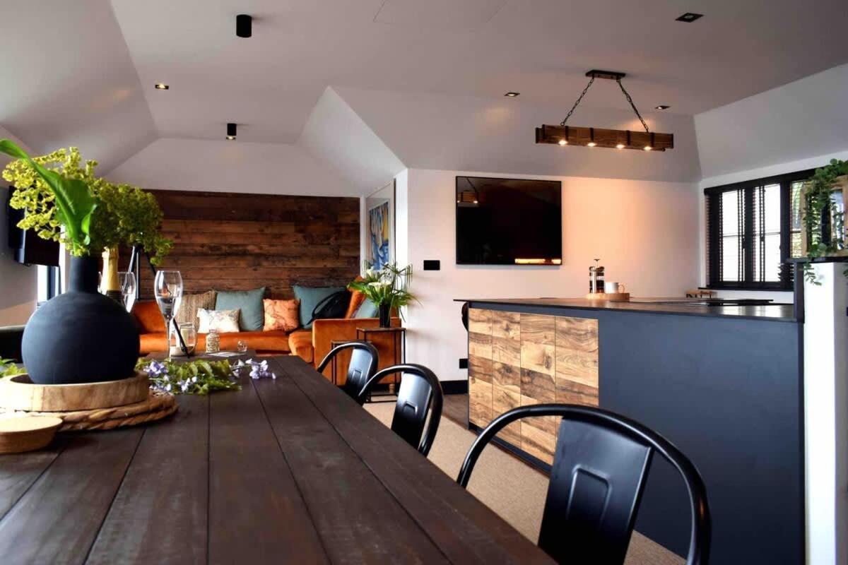 Stunning Waterfront Apartment With Spectacular Views & Parking At 'Captains Loft' ฟาลมัธ ภายนอก รูปภาพ